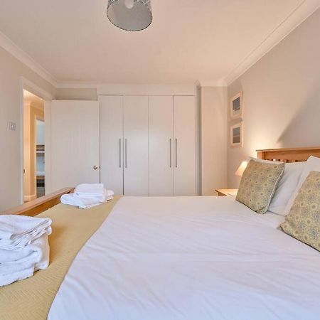 Spacious Sandbanks Apartment Near Beach And Bars With Free Parking Poole Zewnętrze zdjęcie