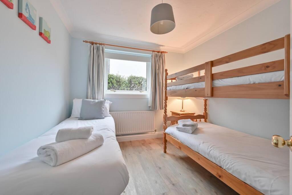 Spacious Sandbanks Apartment Near Beach And Bars With Free Parking Poole Zewnętrze zdjęcie