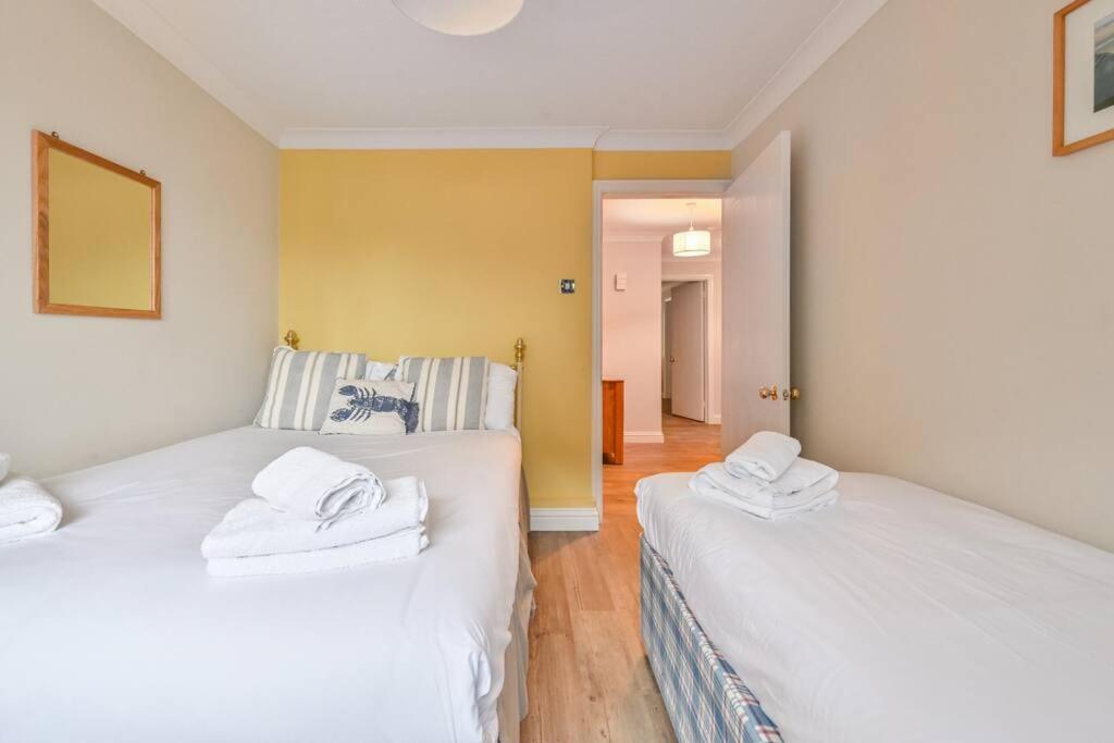 Spacious Sandbanks Apartment Near Beach And Bars With Free Parking Poole Zewnętrze zdjęcie