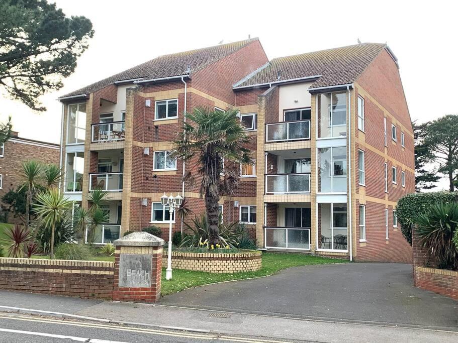 Spacious Sandbanks Apartment Near Beach And Bars With Free Parking Poole Zewnętrze zdjęcie