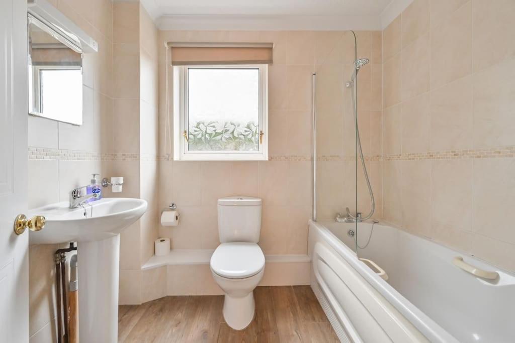 Spacious Sandbanks Apartment Near Beach And Bars With Free Parking Poole Zewnętrze zdjęcie