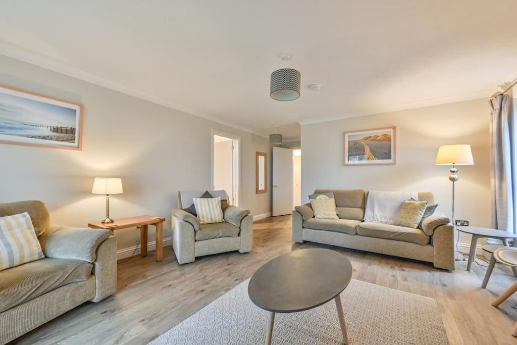 Spacious Sandbanks Apartment Near Beach And Bars With Free Parking Poole Zewnętrze zdjęcie