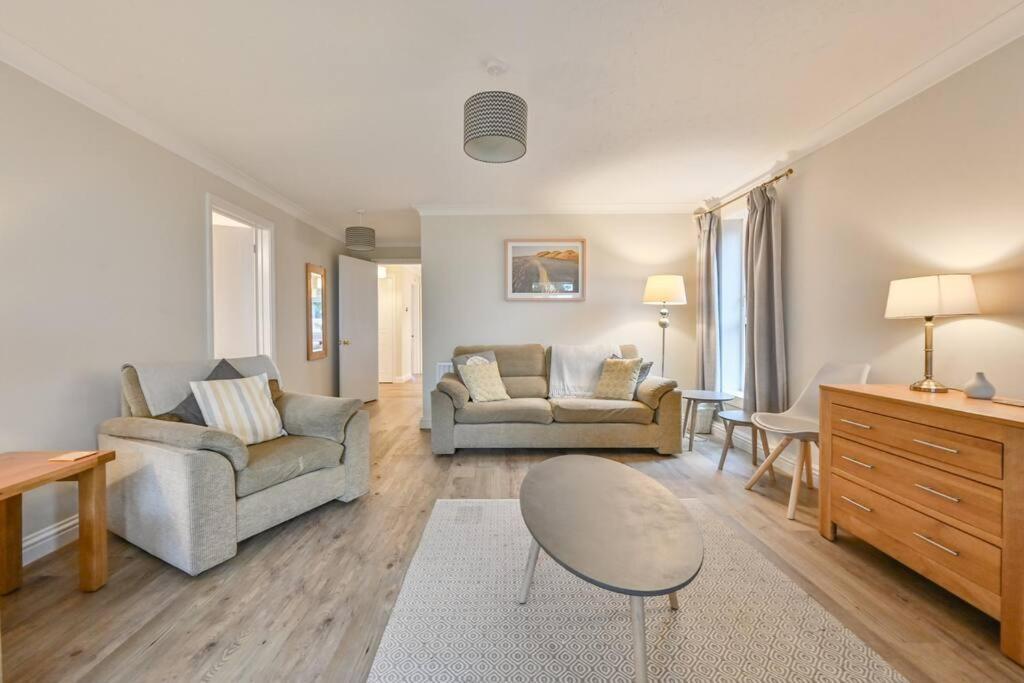 Spacious Sandbanks Apartment Near Beach And Bars With Free Parking Poole Zewnętrze zdjęcie