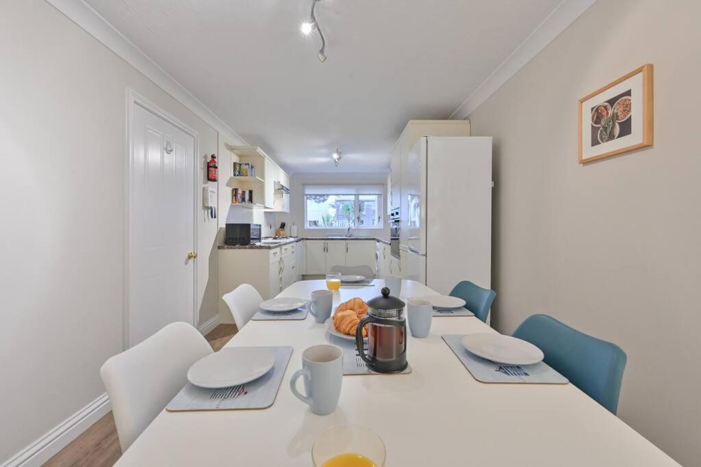 Spacious Sandbanks Apartment Near Beach And Bars With Free Parking Poole Zewnętrze zdjęcie